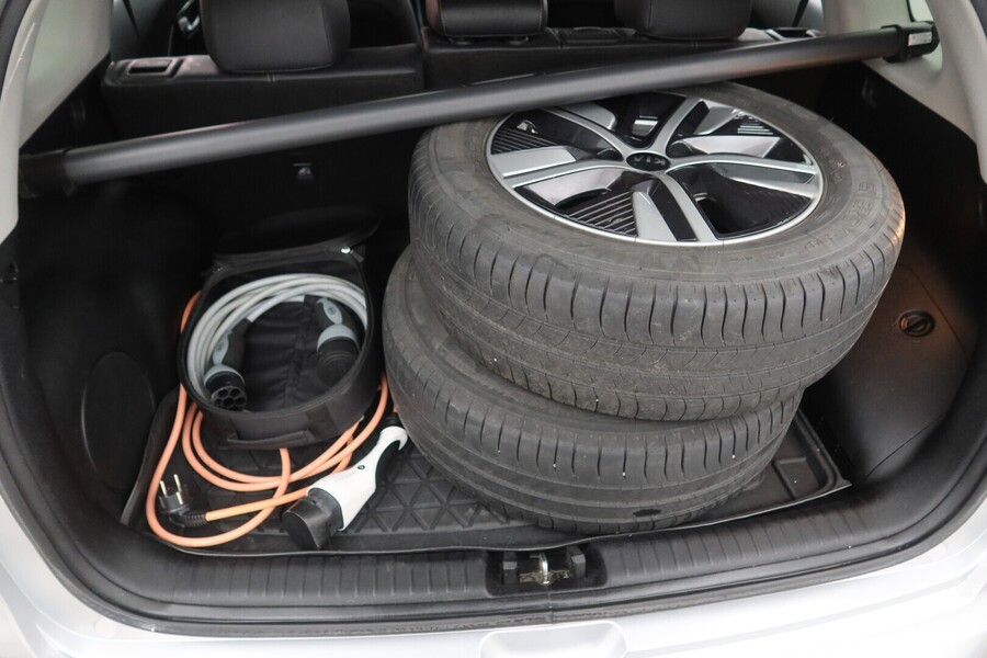 Kia Niro plug-in vaihtoauto