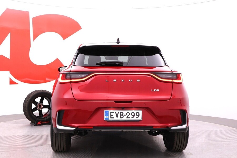 Lexus LBX vaihtoauto