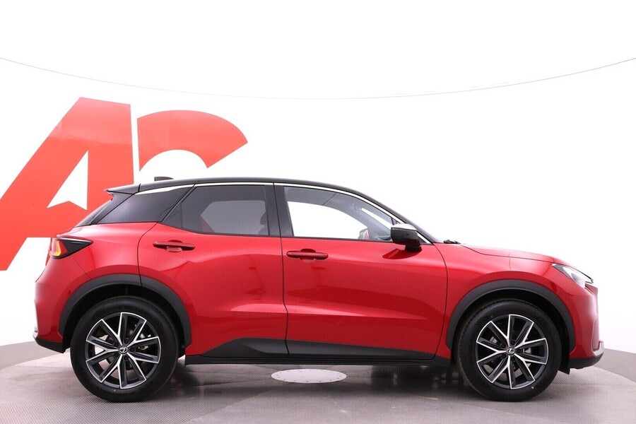 Lexus LBX vaihtoauto