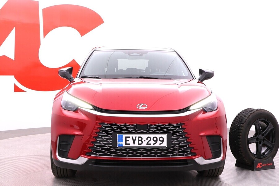 Lexus LBX vaihtoauto