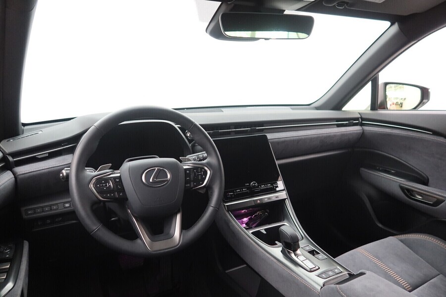 Lexus LBX vaihtoauto