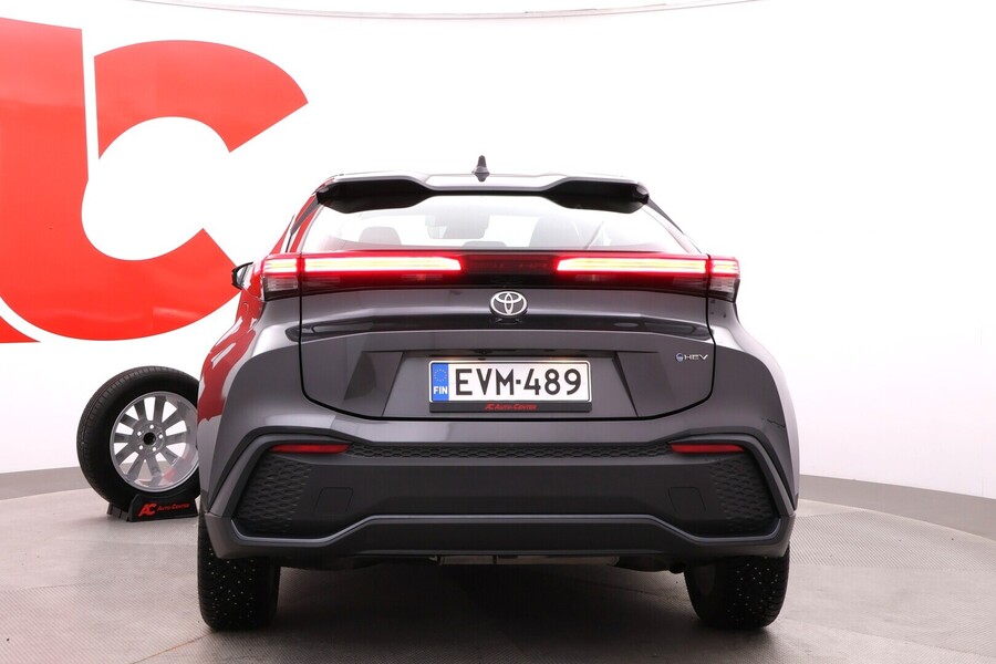 Toyota C-HR vaihtoauto
