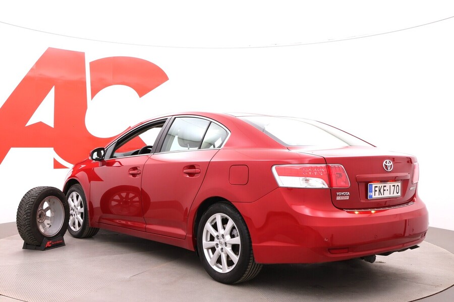 Toyota Avensis vaihtoauto