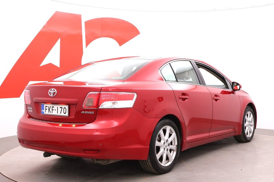 Toyota Avensis vaihtoauto