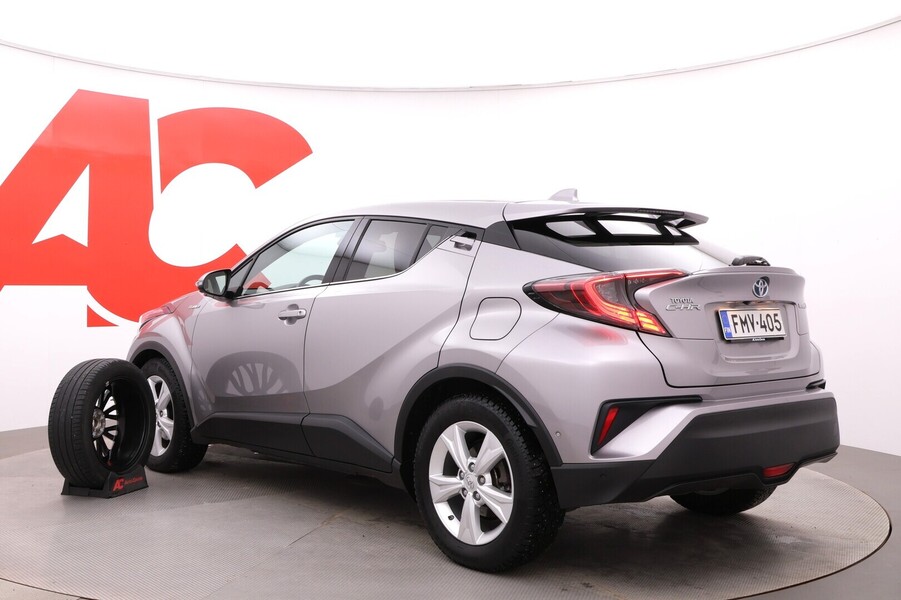Toyota C-HR vaihtoauto