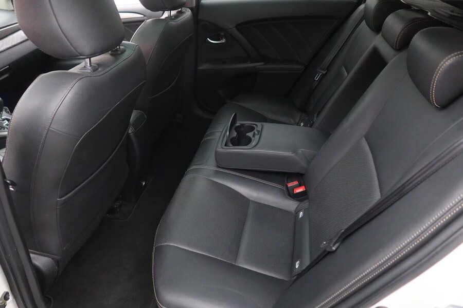 Toyota Avensis vaihtoauto