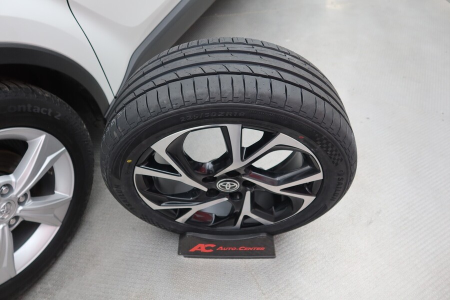 Toyota C-HR vaihtoauto