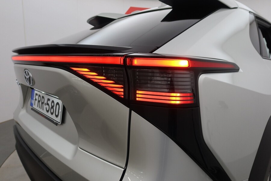 Toyota bZ4X vaihtoauto