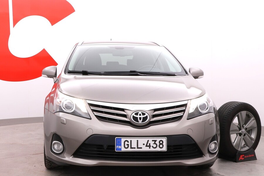 Toyota Avensis vaihtoauto