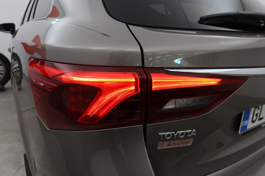Toyota Avensis vaihtoauto