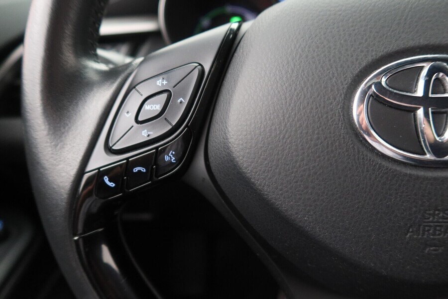 Toyota C-HR vaihtoauto