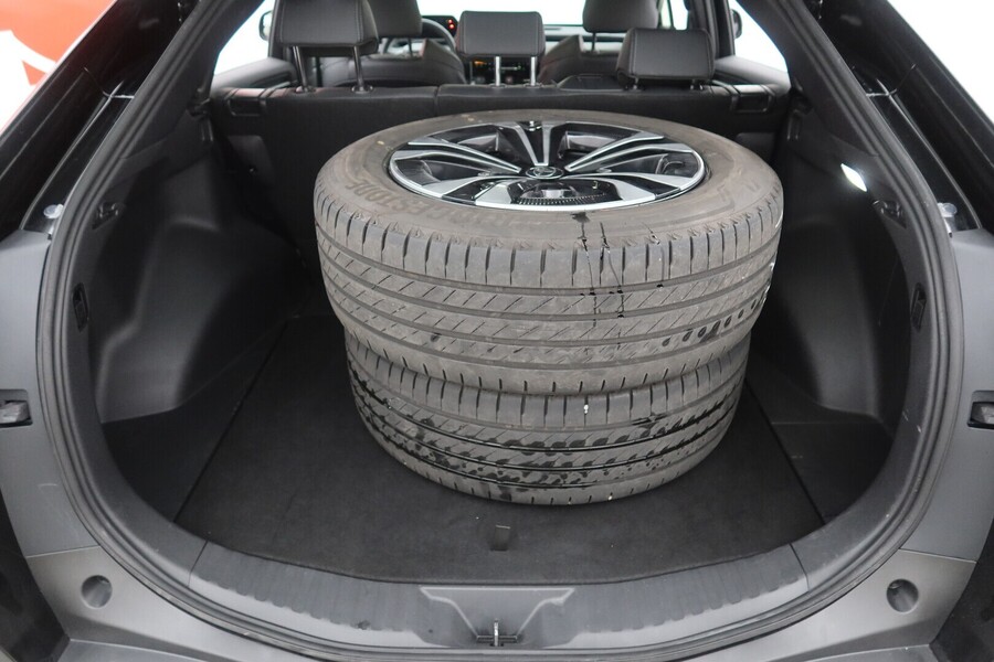 Toyota bZ4X vaihtoauto