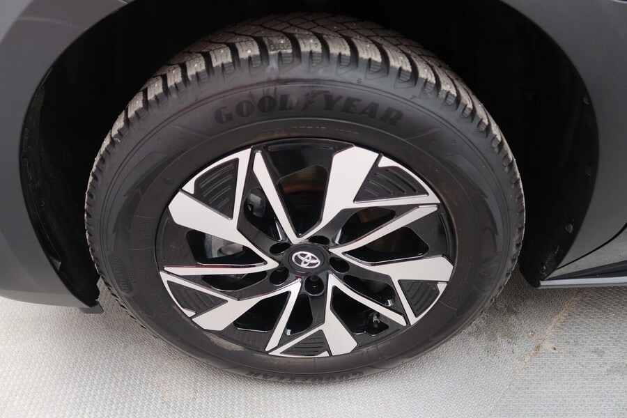 Toyota bZ4X vaihtoauto