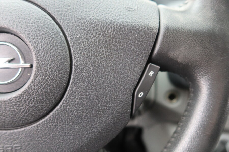 Opel Vivaro vaihtoauto