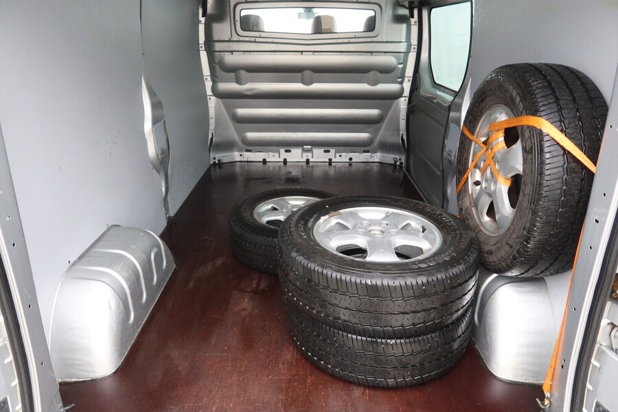 Opel Vivaro vaihtoauto