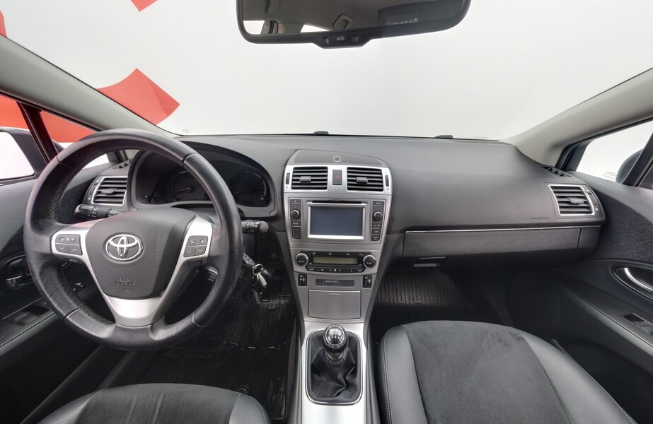 Toyota Avensis vaihtoauto