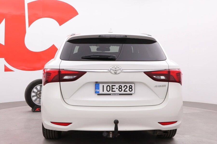 Toyota Avensis vaihtoauto