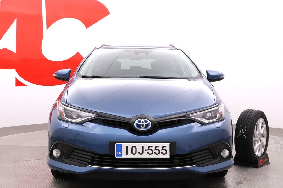 Toyota Auris vaihtoauto