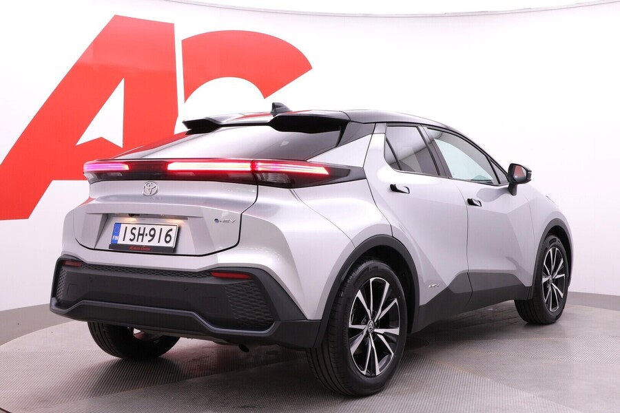 Toyota C-HR vaihtoauto