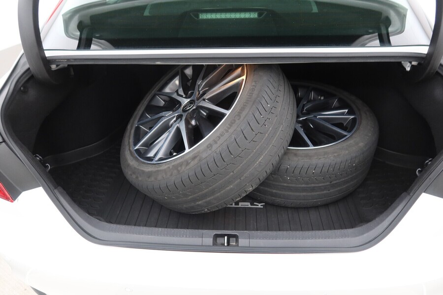 Toyota Camry vaihtoauto