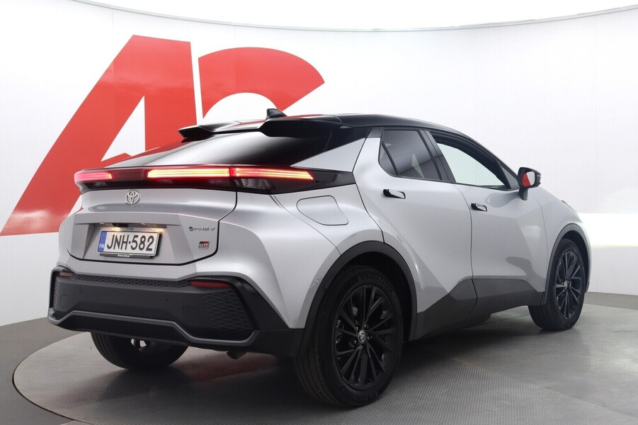 Toyota C-HR vaihtoauto