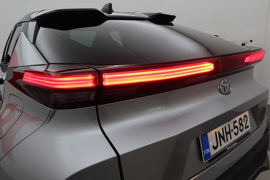 Toyota C-HR vaihtoauto