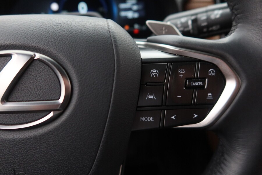 Lexus LBX vaihtoauto