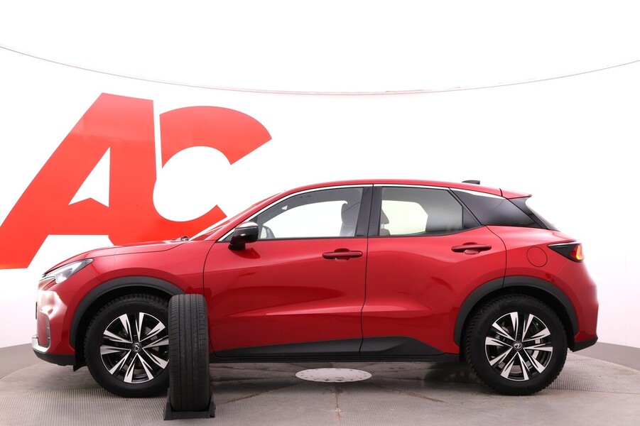 Lexus LBX vaihtoauto