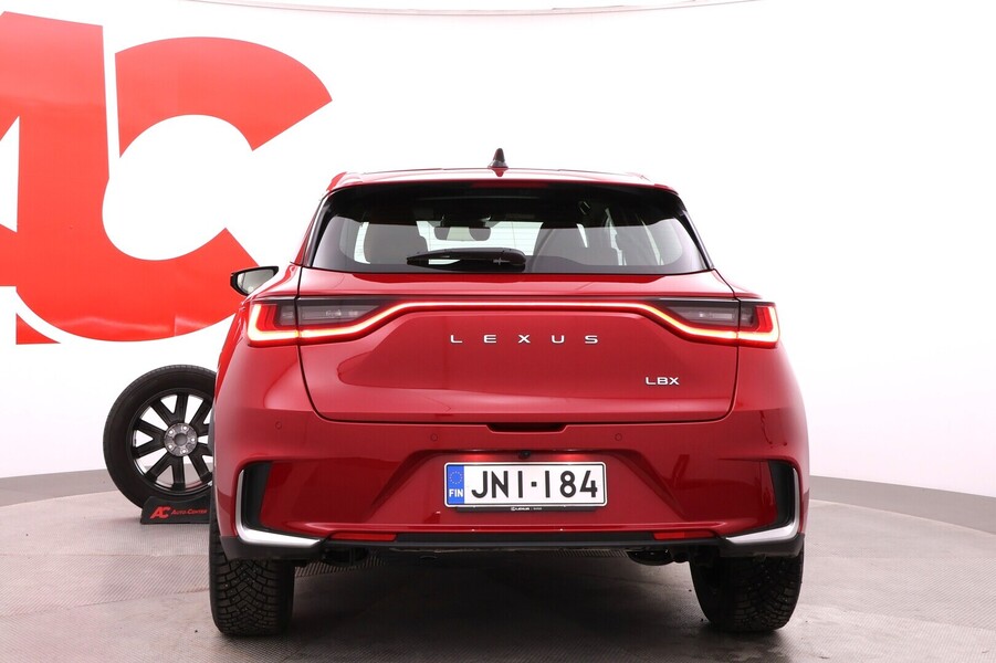 Lexus LBX vaihtoauto