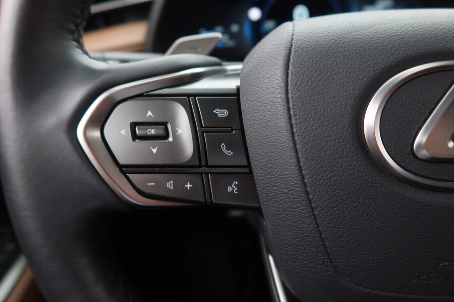 Lexus LBX vaihtoauto