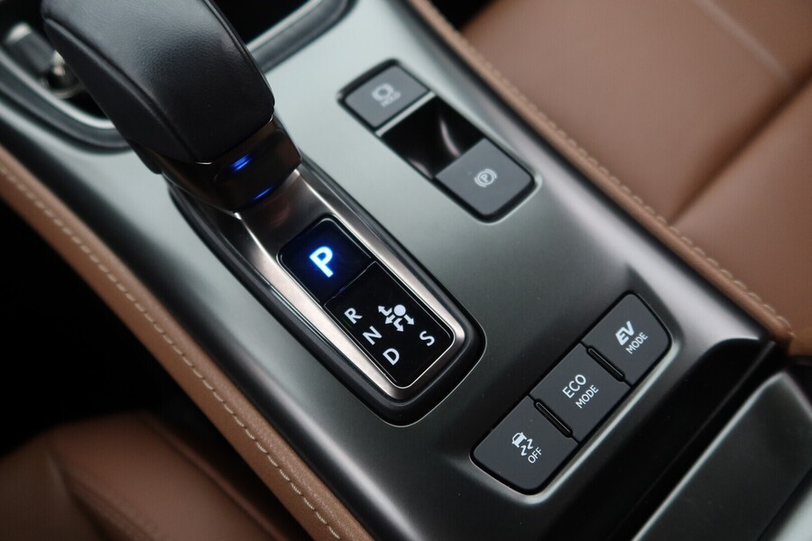 Lexus LBX vaihtoauto