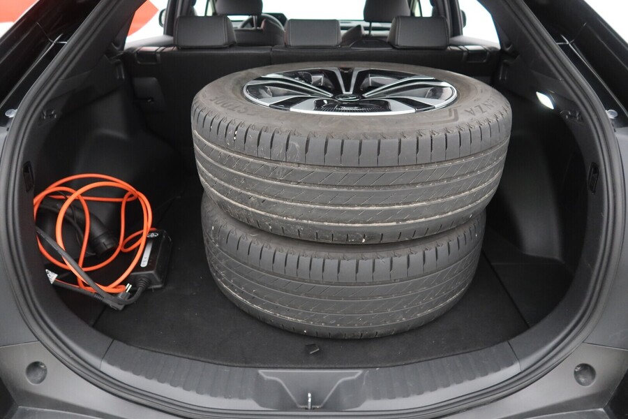 Toyota bZ4X vaihtoauto