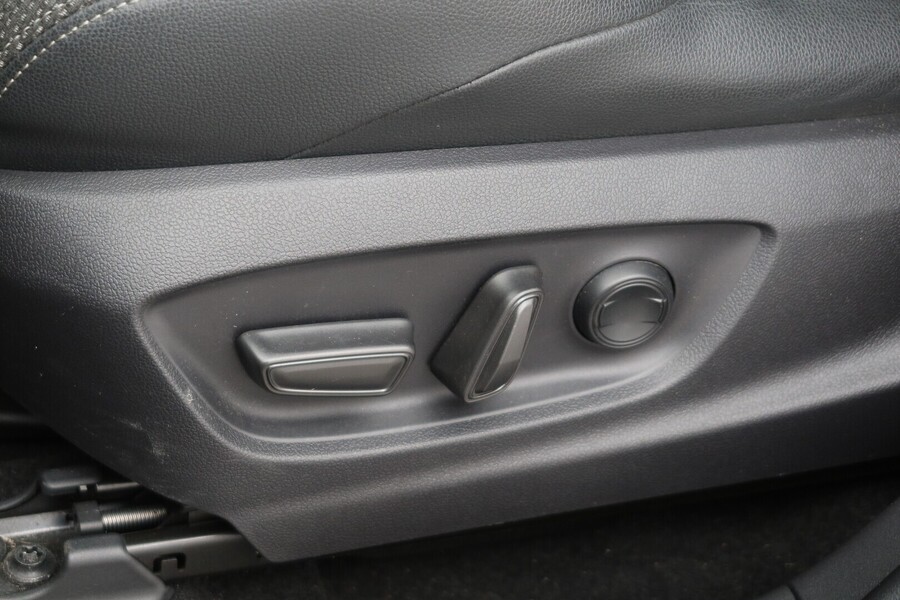 Toyota bZ4X vaihtoauto