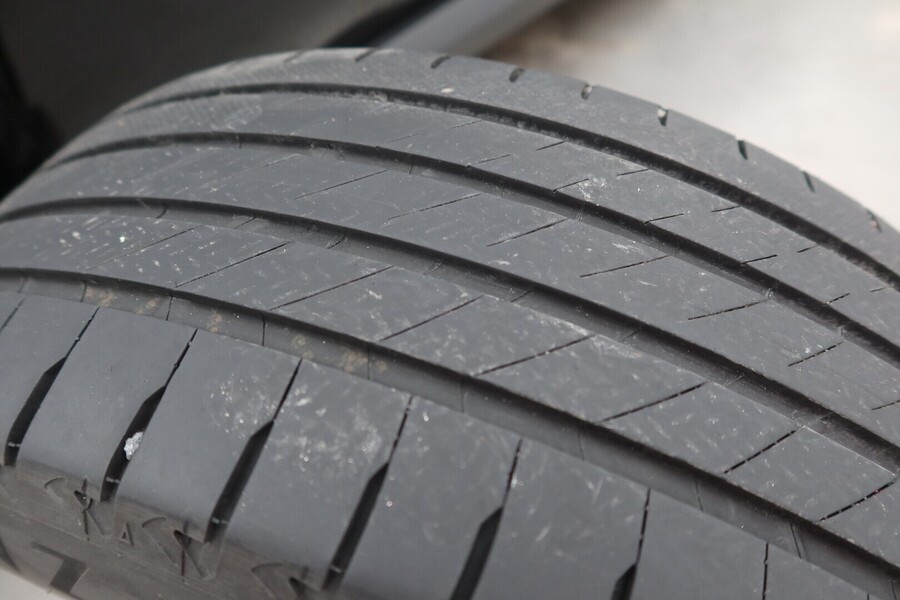 Toyota bZ4X vaihtoauto