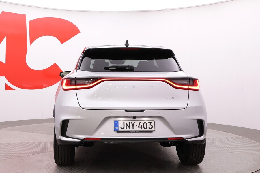 Lexus LBX vaihtoauto