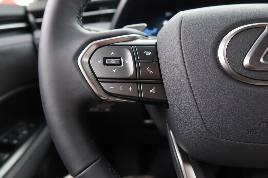 Lexus LBX vaihtoauto