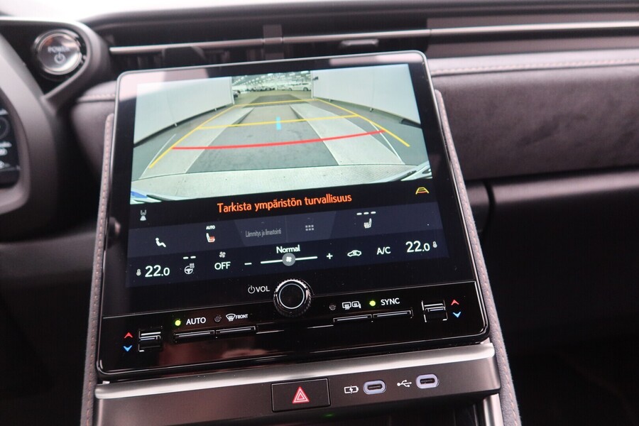 Lexus LBX vaihtoauto