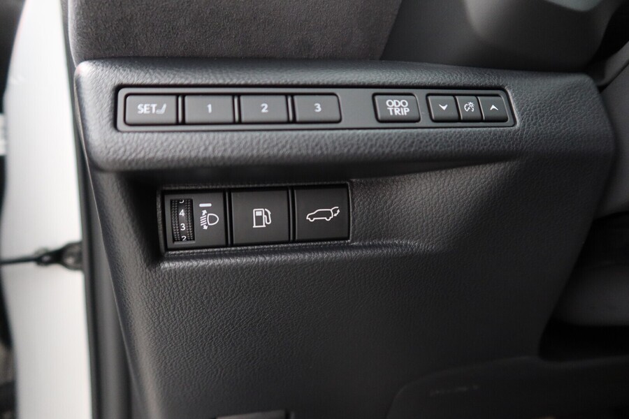 Lexus LBX vaihtoauto