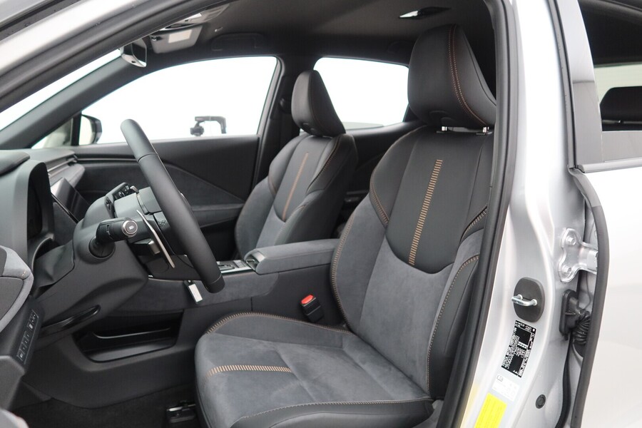 Lexus LBX vaihtoauto