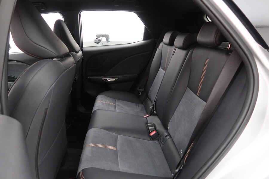 Lexus LBX vaihtoauto