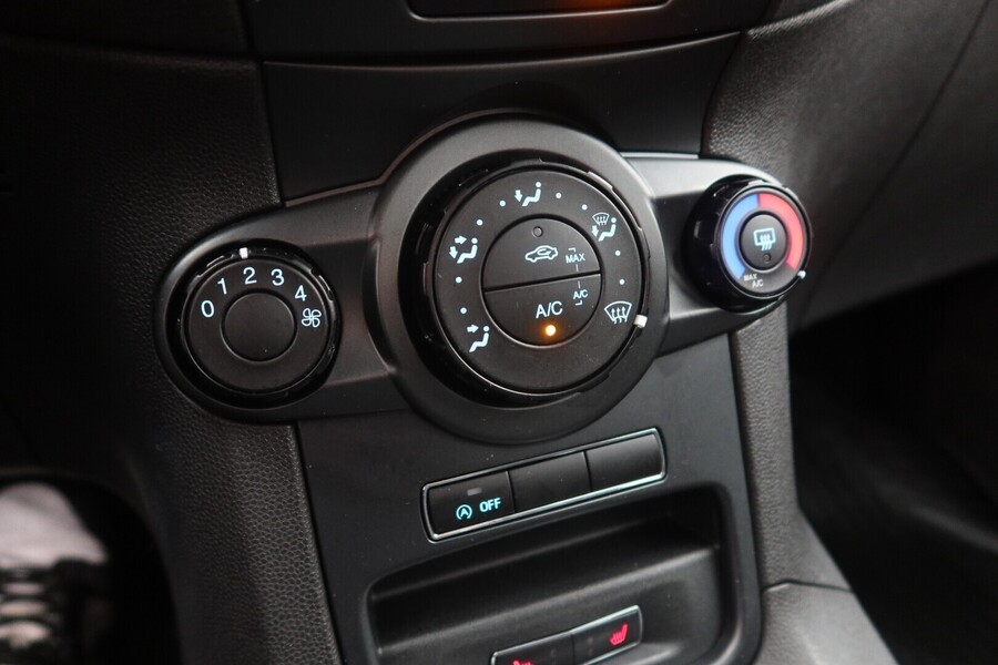 Ford Fiesta vaihtoauto