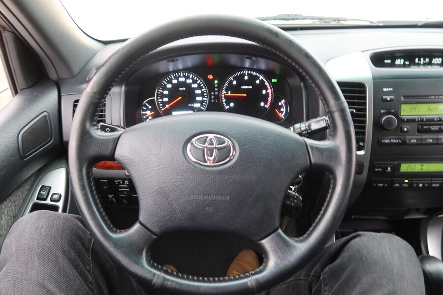 Toyota Land Cruiser vaihtoauto