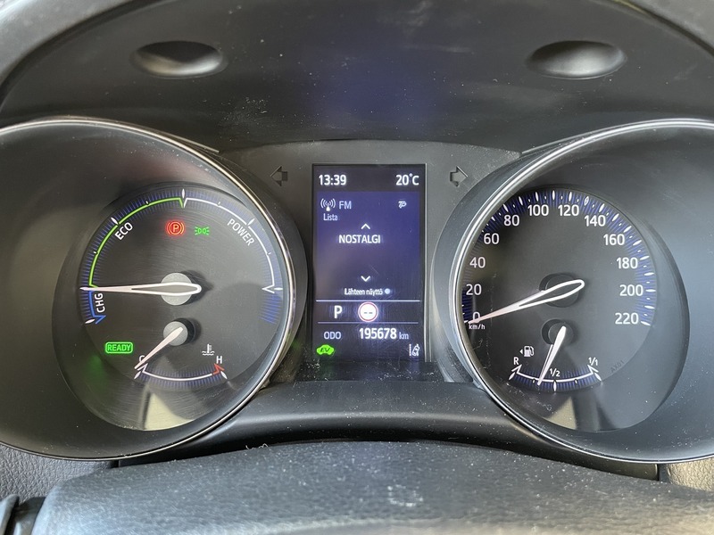 Toyota C-HR vaihtoauto