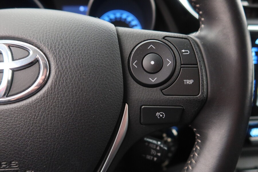 Toyota Auris vaihtoauto