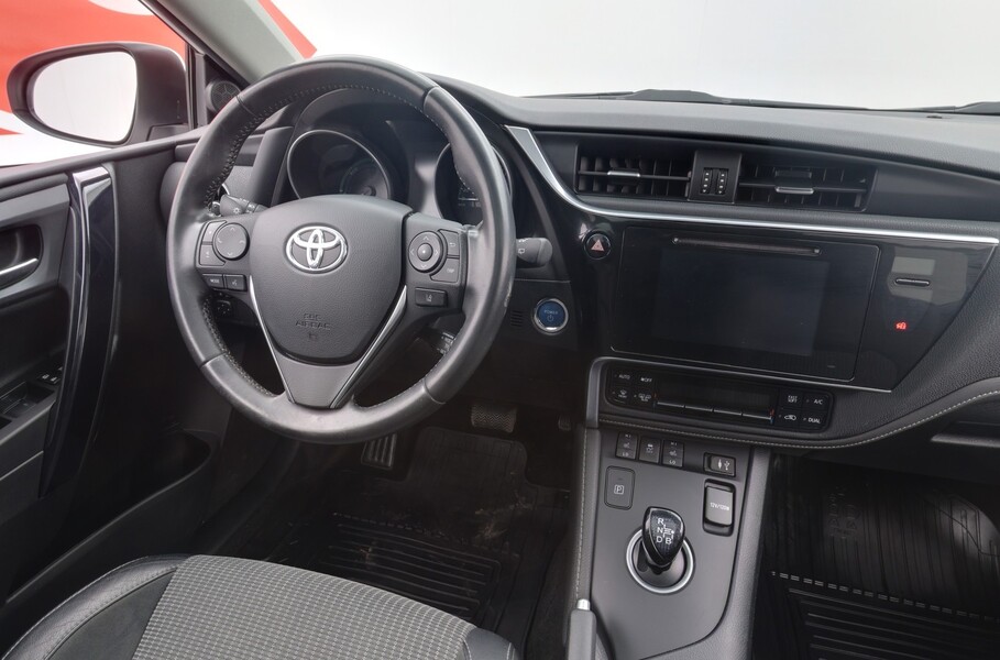 Toyota Auris vaihtoauto