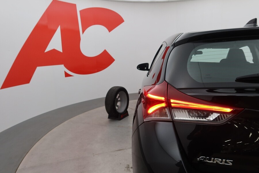 Toyota Auris vaihtoauto