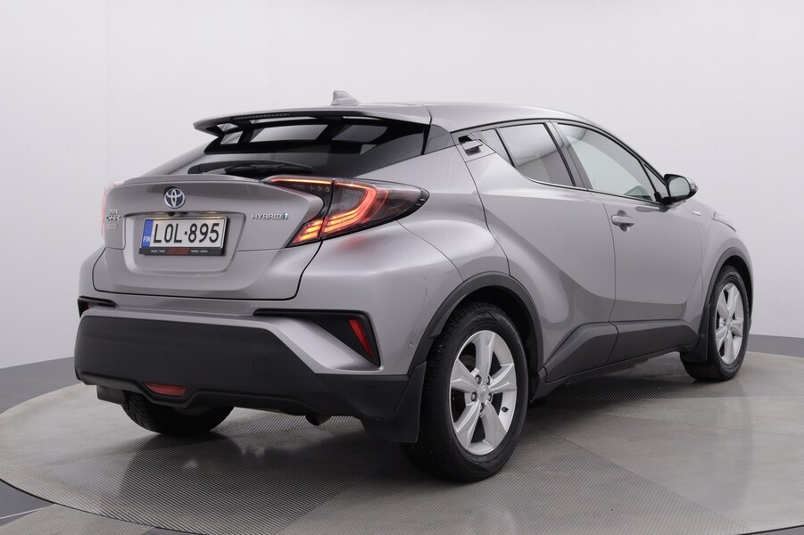 Toyota C-HR vaihtoauto