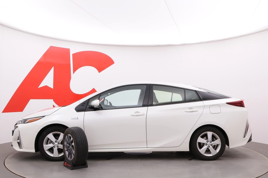 Toyota Prius Plug-in vaihtoauto