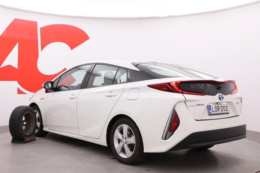 Toyota Prius Plug-in vaihtoauto