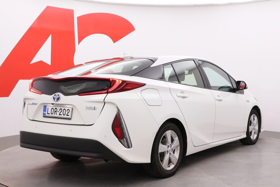 Toyota Prius Plug-in vaihtoauto